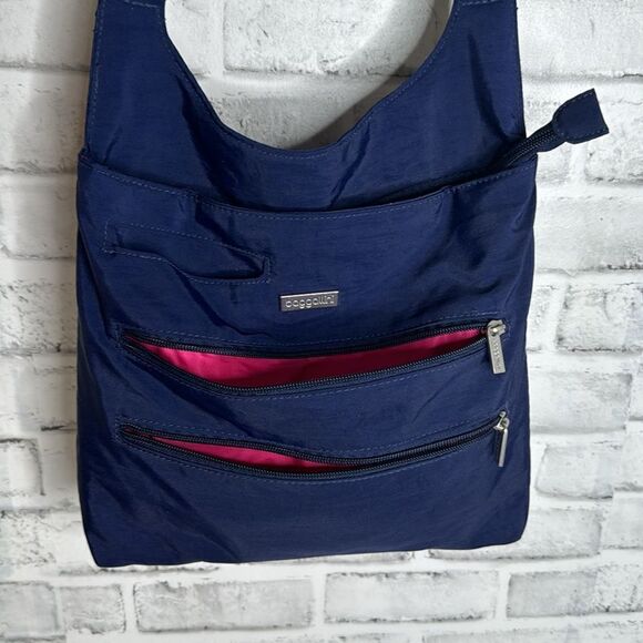 Baggallini Bucket Bagg Crossbody Purse Bag Wallet Carryall Blue - Picture 5 of 8
